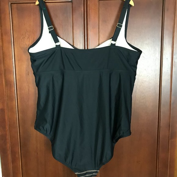 Ava & Viv One Piece Swimsuit Size 26W Black Striped - Picture 2 of 4